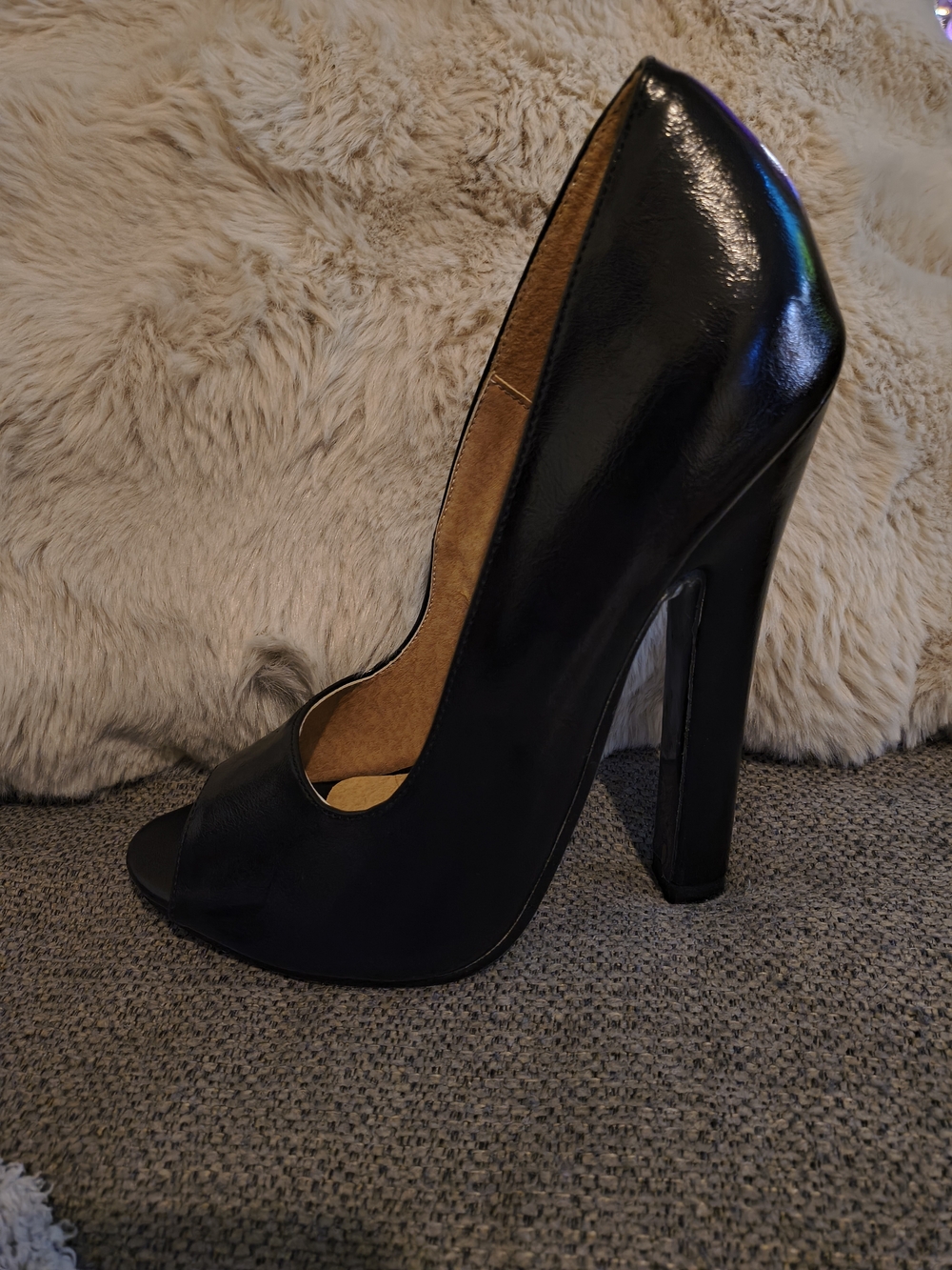 Women's Black Peep-Toe High Heel Pump